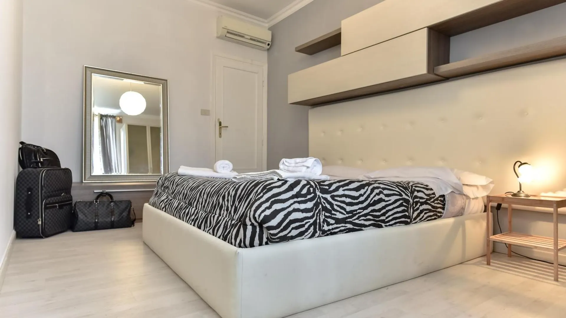Le Camere Di Fontana Rome 0*,  Italy